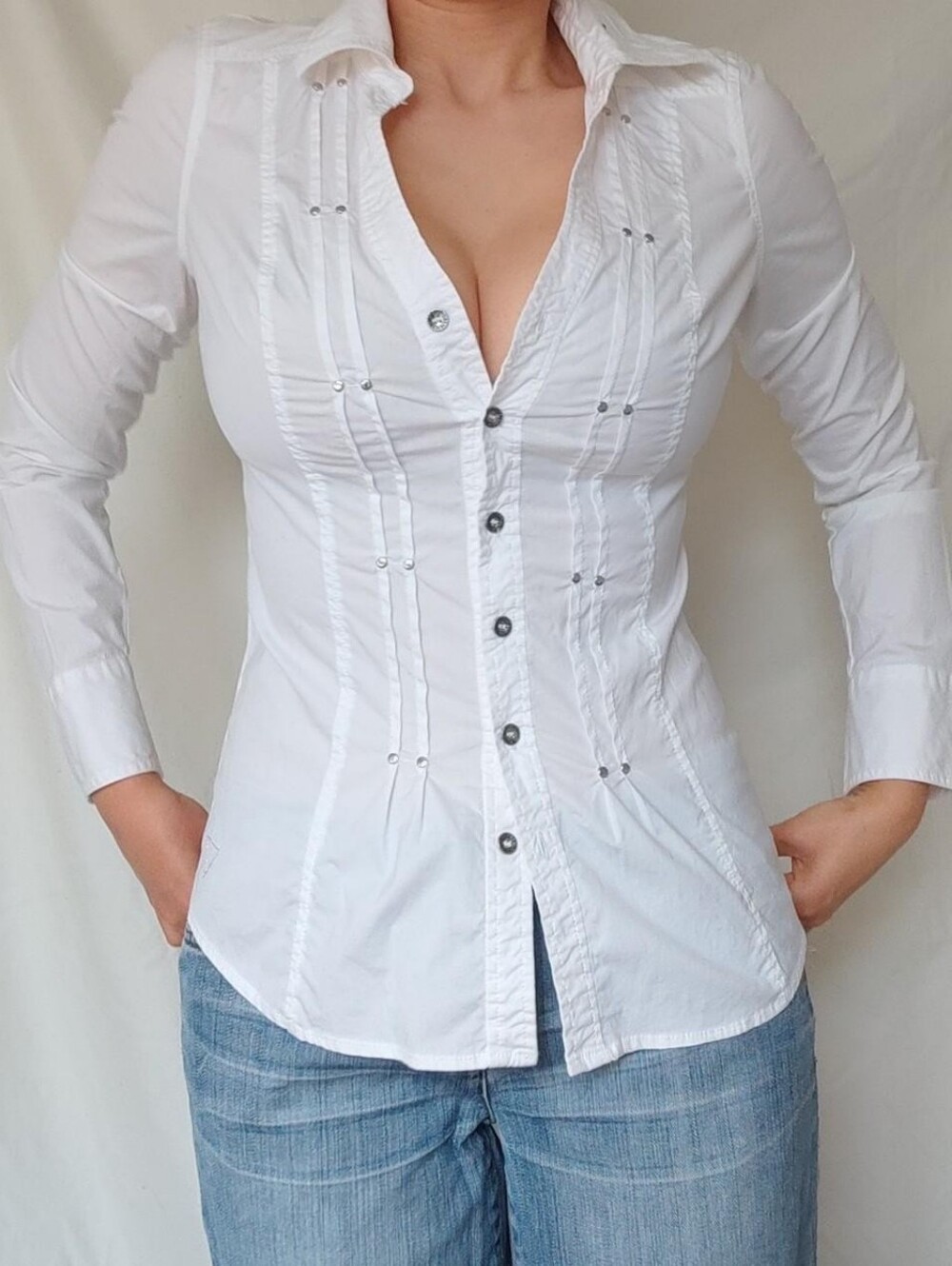 Guess Fitted White Y2K Studded Blouse